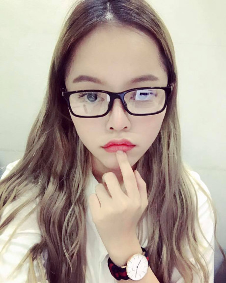 Bạn gái xinh như hotgirl của anh chồng nhu nhược trong Ban gai xinh nhu hotgirl cua anh chong nhu nhuoc trong