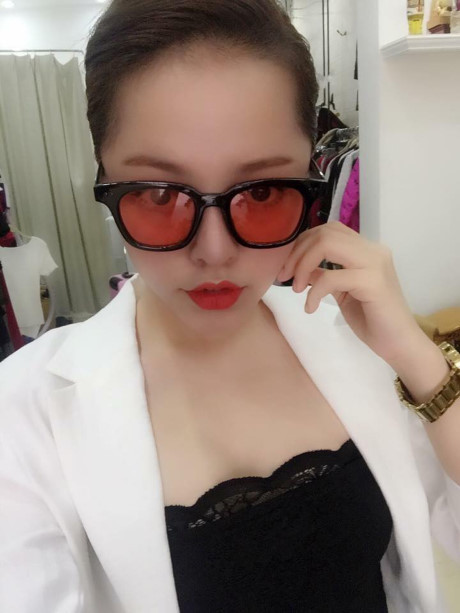 Bạn gái xinh như hotgirl của anh chồng nhu nhược trong Ban gai xinh nhu hotgirl cua anh chong nhu nhuoc trong