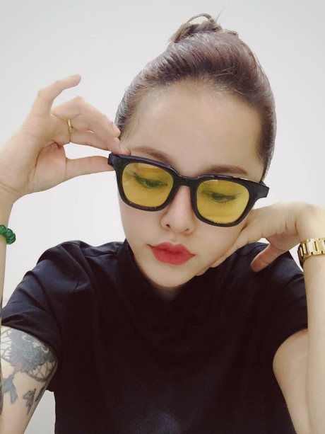 Bạn gái xinh như hotgirl của anh chồng nhu nhược trong Ban gai xinh nhu hotgirl cua anh chong nhu nhuoc trong