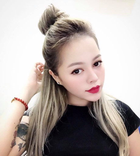 Bạn gái xinh như hotgirl của anh chồng nhu nhược trong Ban gai xinh nhu hotgirl cua anh chong nhu nhuoc trong