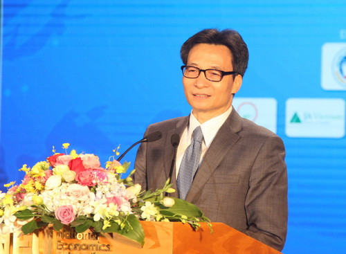 Phó Thủ tướng Vũ Đức Đam phát biểu tại ngày hội. Phó Thủ tướng Vũ Đức Đam phát biểu tại ngày hội.