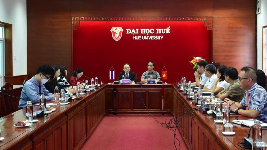 Toàn cảnh buổi tiếp giữa PGS.TS Lê Anh Phương với ông Nikorndej Balankura