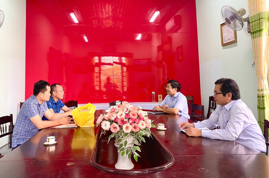 Đoàn công tác của Văn phòng Báo GD&TĐ khu vực Miền Trung – Tây Nguyên cũng làm việc với Phòng GD&ĐT thị xã Hương Thủy, tỉnh Thừa Thiên Huế. Đoàn công tác của Văn phòng Báo GD&TĐ khu vực Miền Trung – Tây Nguyên cũng làm việc với Phòng GD&ĐT thị xã Hương Thủy, tỉnh Thừa Thiên Huế.