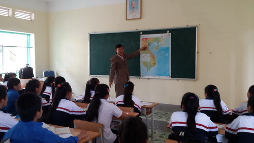 Thầy Phượng nguyện cống hiến hết mình cho giáo dục vùng khó