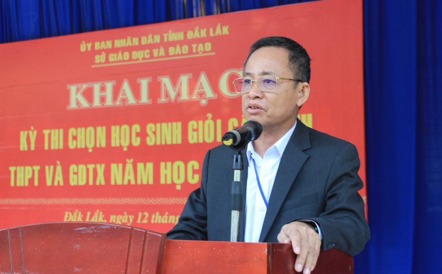 Phó Giám đốc Sở GD&ĐT Đỗ Tường Hiệp phát biểu khai mạc Kỳ thi. (Ảnh: TT) Phó Giám đốc Sở GD&ĐT Đỗ Tường Hiệp phát biểu khai mạc Kỳ thi. (Ảnh: TT)