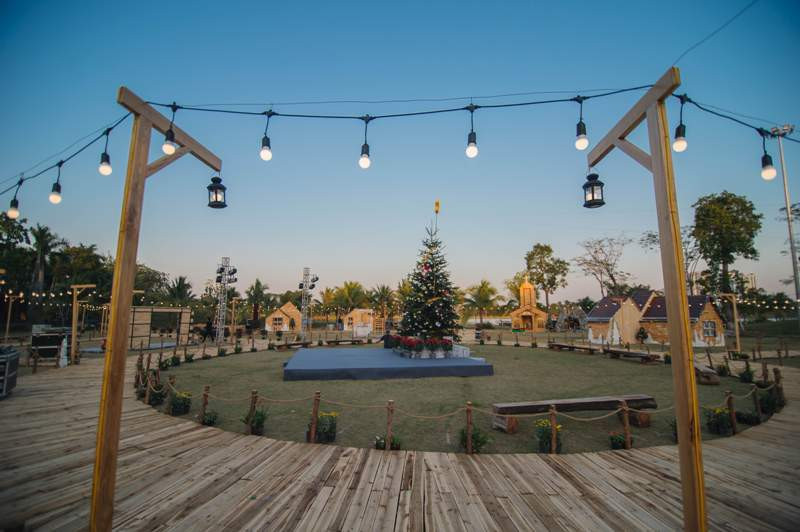 Toàn cảnh công viên Hồ Thiên Nga như bản giao hưởng xanh giữa con người và thiên nhiên, với cây xanh và hồ nước đến 100ha.