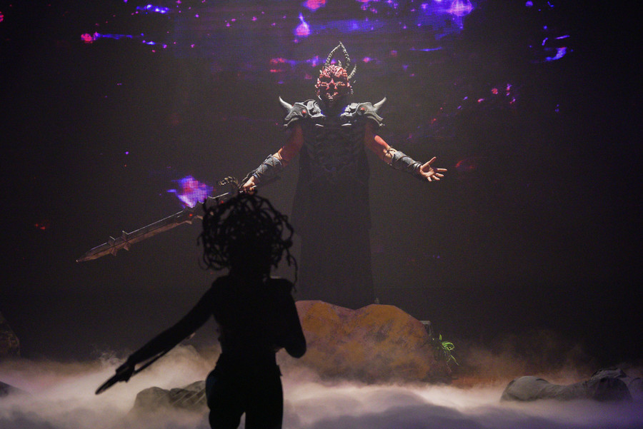 Những tạo hình mạnh mẽ trong tác phẩm của các bạn sinh viên trên sân khấu đã được sự cổ vũ của khán giả.