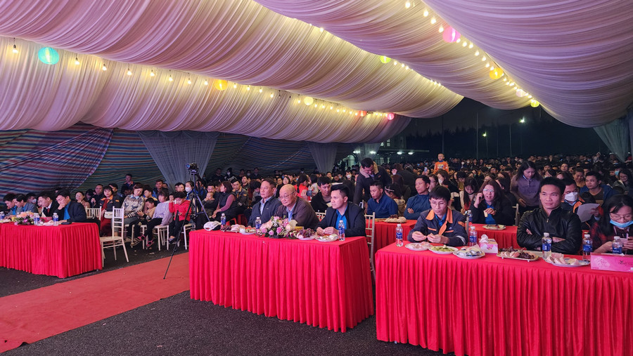 Chương trình "Tết Sum Vầy – Xuân gắn kết" tại Formosa Hà Tĩnh. Chương trình "Tết Sum Vầy – Xuân gắn kết" tại Formosa Hà Tĩnh.