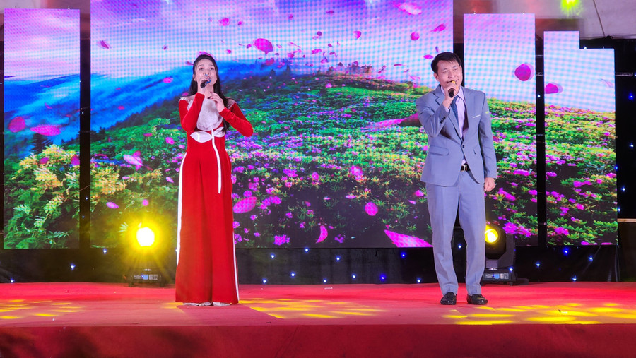 Một số tiết mục văn nghệ tại chương trình. Một số tiết mục văn nghệ tại chương trình.