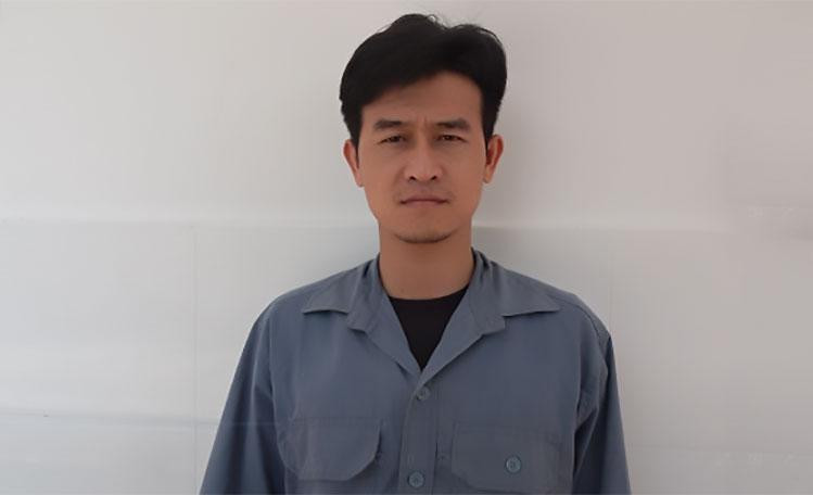 Nguyễn Thành Nguyễn tại cơ quan công an. Nguyễn Thành Nguyễn tại cơ quan công an.