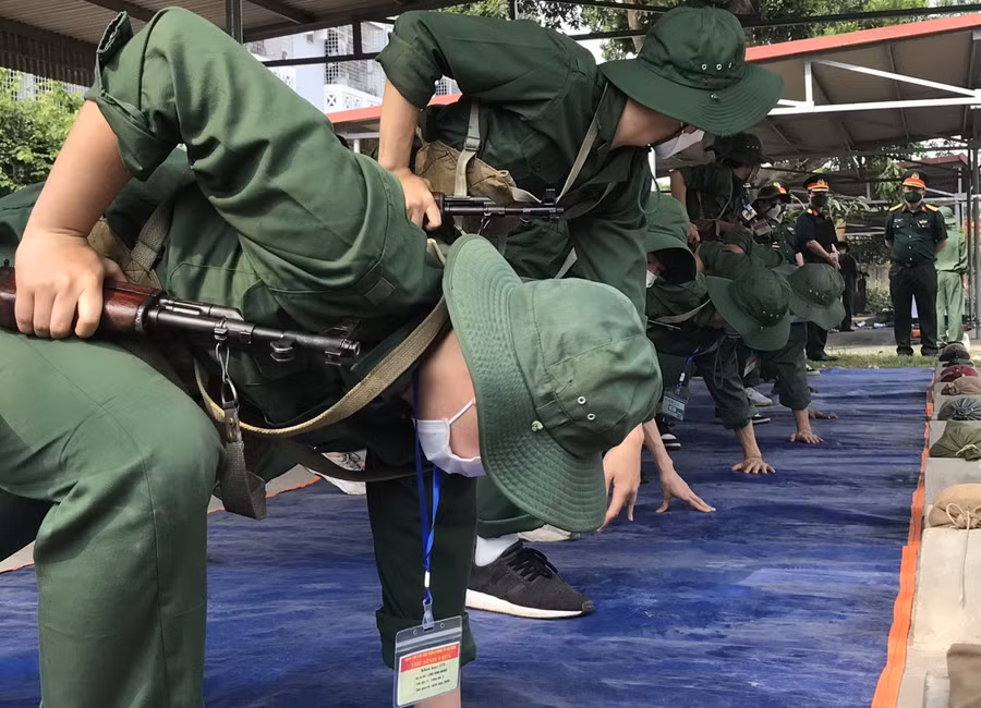 Một giờ học tại Trung tâm GDQPAN, Trường ĐH Sư phạm TDTT Hà Nội.