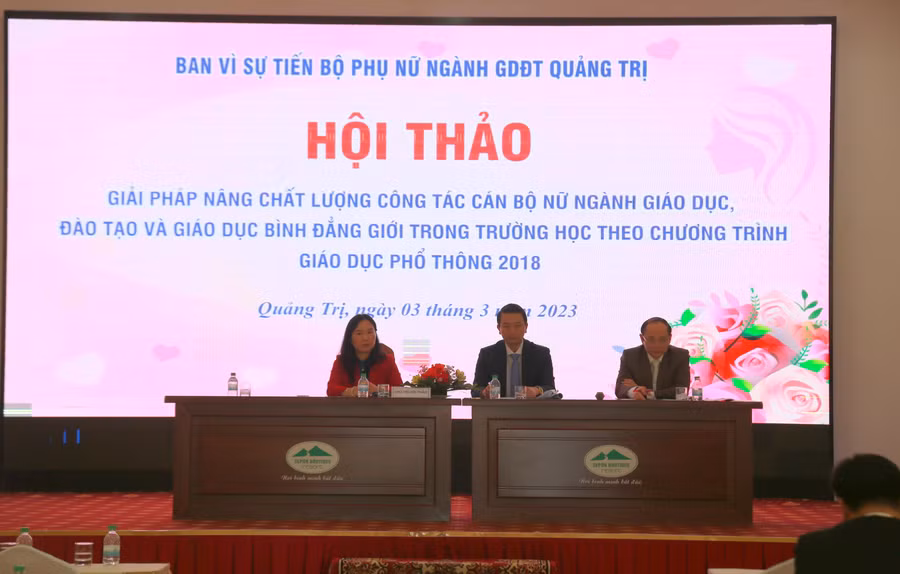 Ban vì sự tiến bộ phụ nữ Ngành GD&ĐT Quảng Trị tổ chức Hội thảo giải pháp nâng chất lượng công tác cán bộ nữ ngành giáo dục.