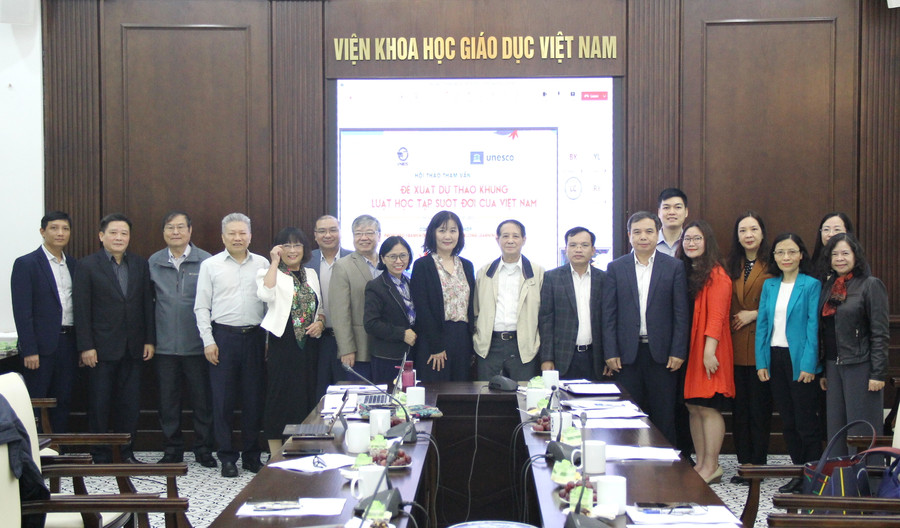 Các đại biểu tham dự hội thảo.