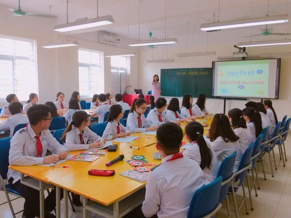 Cô và trò nhà trường luôn cùng nhau cố gắng để xây dựng tiết học hiệu quả