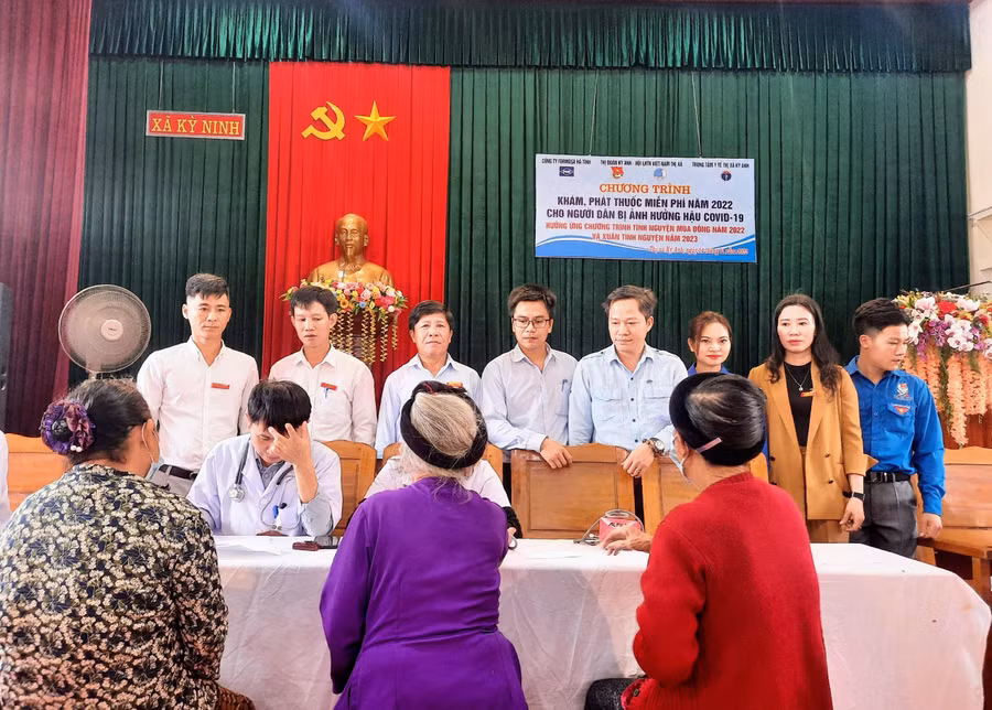 Formosa Hà Tĩnh tổ chức khám, cấp thuốc miễn phí cho 200 người dân tại thị xã Kỳ Anh.