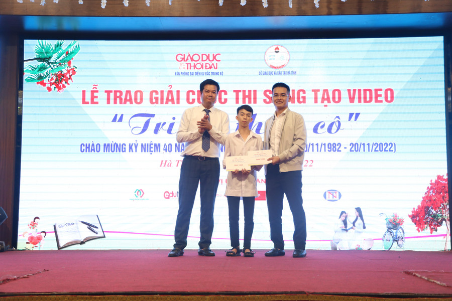 Em Trần Bảo Quốc, trường THPT Lý Tự Trọng - nhân vật trong tác phẩm "Quốc tý hon". Em Trần Bảo Quốc, trường THPT Lý Tự Trọng - nhân vật trong tác phẩm "Quốc tý hon".