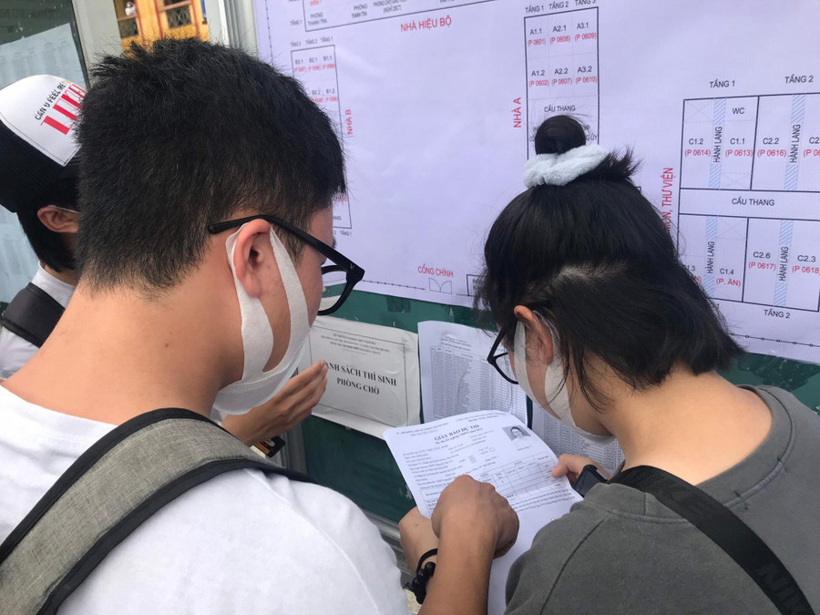 Thí sinh xem lại sơ đồ phòng thi Thí sinh xem lại sơ đồ phòng thi