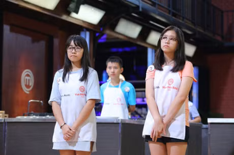 Vua dau bep nhi: Du bi… sai vat, cac phu huynh van khong ngung tu hao ve top 6 - Anh 10