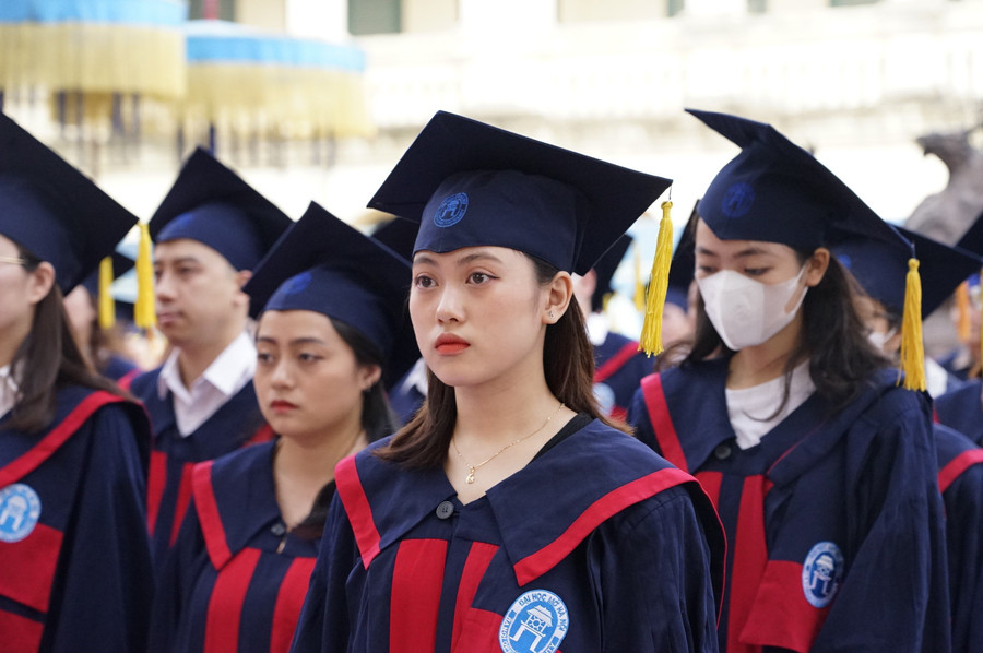 Các tân cử nhân, kỹ sư. Các tân cử nhân, kỹ sư.