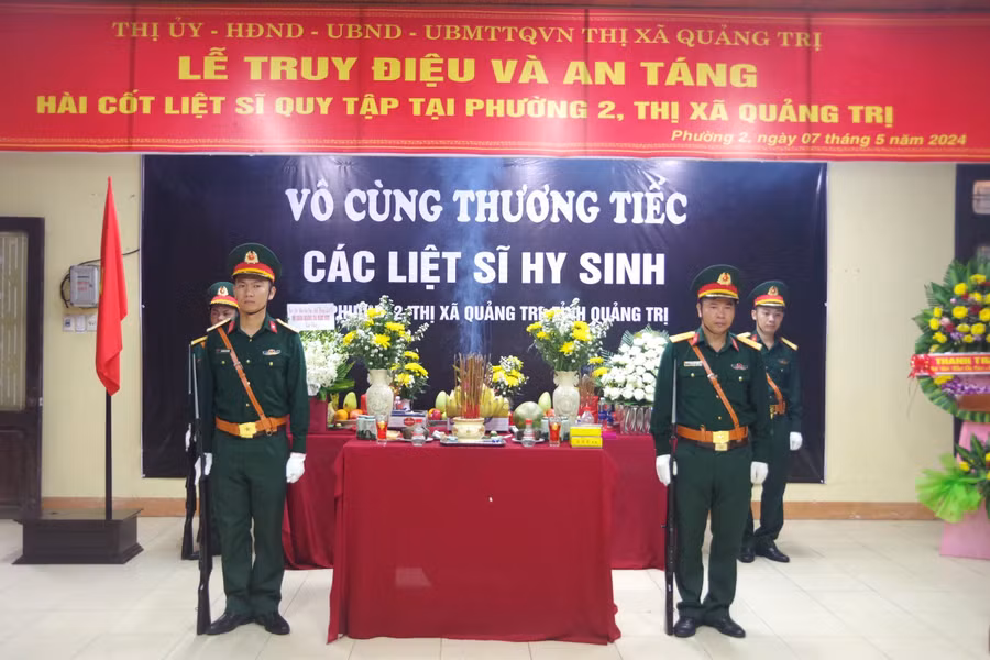 Lễ truy điệu và an táng được tổ chức trọng thể. (Ảnh: Xuân Diện)