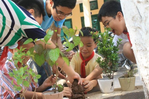 Các tiết học giáo dục bảo vệ môi trường còn giúp các em hình thành kỹ năng sống