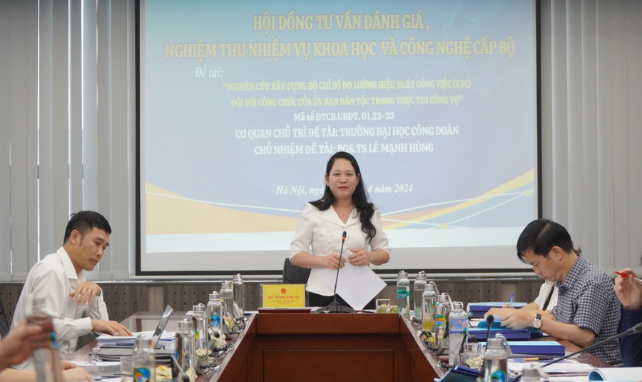 Bà Nông Thị Hà phát biểu tại buổi nghiệm thu.