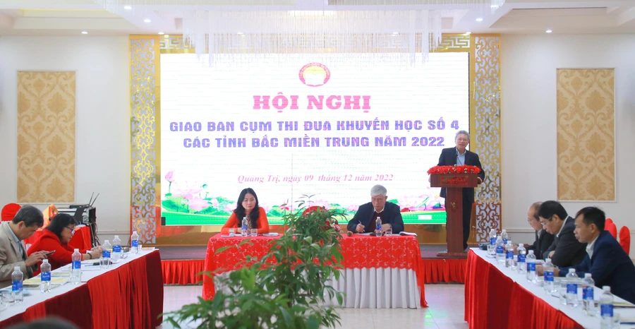 Hội khuyến học 5 tỉnh Bắc miền Trung giao ban thi đua khuyến học.