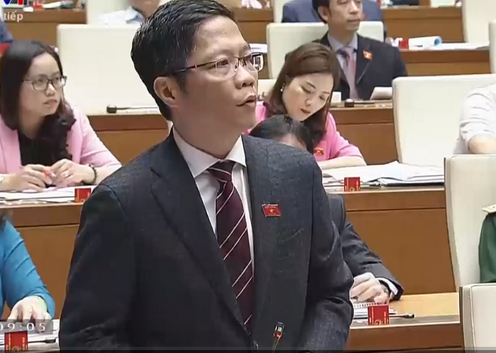Bộ trưởng Bộ Công thương Trần Tuấn Anh phát biểu giải trình trước Quốc hội