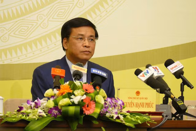 Tổng thư ký Quốc hội Nguyễn Hạnh Phúc chủ trì họp báo