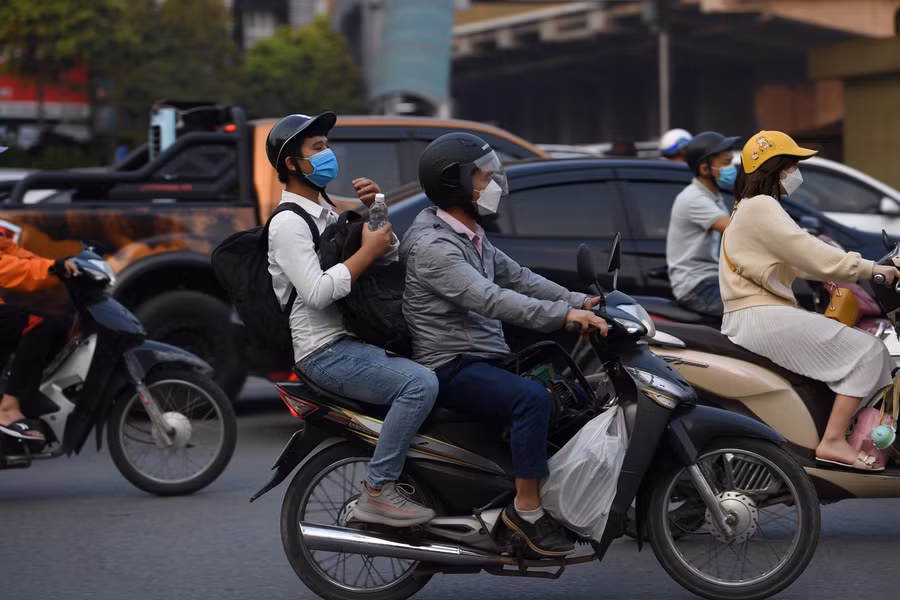 Đường phố Hà Nội ùn tắc kéo dài trước ngày nghỉ lễ giỗ Tổ Hùng Vương ảnh 4