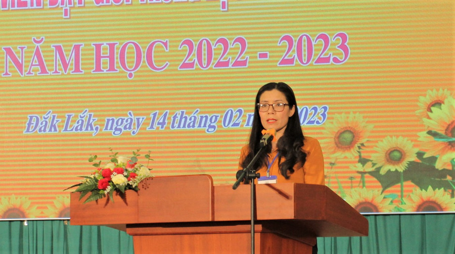 TS. Lê Thị Thảo - Trưởng phòng GDTrH-GDTX triển khai quy định Hội thi. TS. Lê Thị Thảo - Trưởng phòng GDTrH-GDTX triển khai quy định Hội thi.