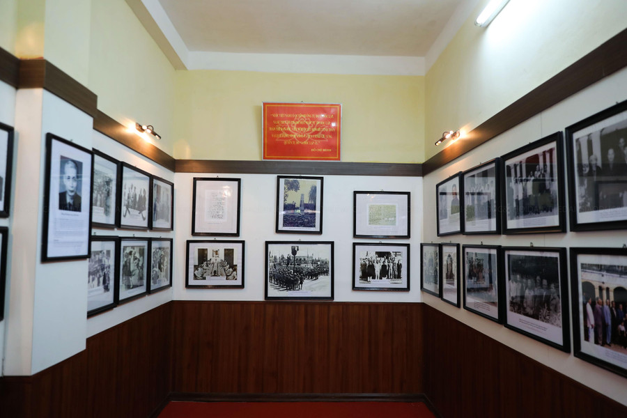 Tại đây, Bác đã làm việc với các cán bộ cách mạng như Trường Chinh, Võ Nguyên Giáp, Trần Đăng Ninh… về kết quả Tổng khởi nghĩa trong cả nước và chuẩn bị cho bản Tuyên ngôn độc lập, khai sinh ra nước Việt Nam Dân chủ Cộng hòa.