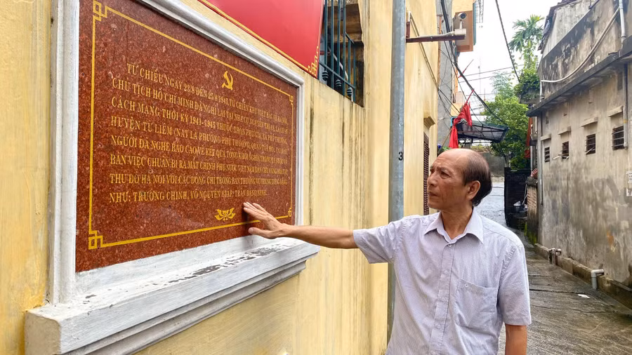 Do vị trí kín đáo, lại nằm trong vùng an toàn khu ở ngoại thành Hà Nội nên đồng chí Hoàng Tùng - cán bộ cách mạng hoạt động ở xã Phú Thượng lúc bấy giờ - đã chọn làm địa điểm dừng chân của Bác Hồ trong 3 ngày Người từ chiến khu Việt Bắc trở về Thủ đô Hà Nội.