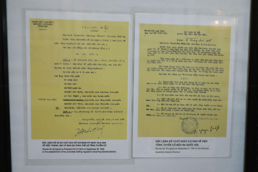 2 sắc lệnh số 39 và số 14 do Chủ tịch Hồ Chí Minh ký.