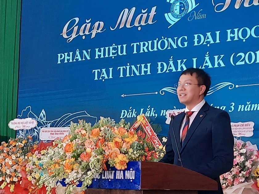 TS. Đoàn Trung Kiên, Hiệu trưởng Trường ĐH Luật Hà Nội. TS. Đoàn Trung Kiên, Hiệu trưởng Trường ĐH Luật Hà Nội.