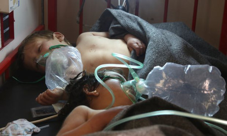 Tàn khốc cậu bé Syria 13 tuổi một lúc mất 19 người thân - Ảnh 3 Tan khoc cau be Syria 13 tuoi mot luc mat 19 nguoi than - Anh 3