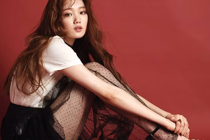 Chân dài 9X xinh đẹp xứ Hàn được so sánh với Gigi Hadid