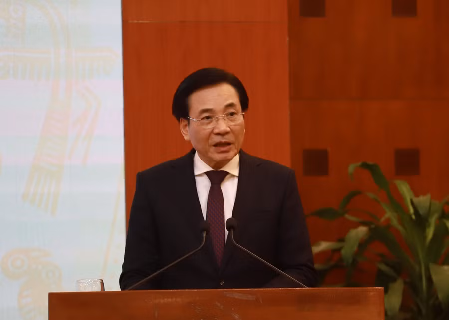 Bộ trưởng, Chủ nhiệm Văn phòng Chính phủ Trần Văn Sơn phát biểu tại buổi họp báo