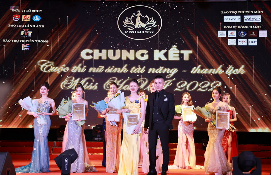 Giải Nữ sinh tài năng nhất đã thuộc về thí sinh mang số báo danh 269 Dư Thị Kiều Trinh.