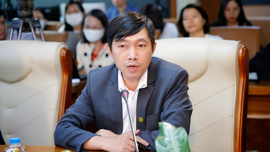 TS Trần Đức Quỳnh trao đổi tại Tọa đàm.