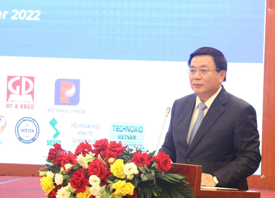 GS.TS Nguyễn Xuân Thắng phát biểu tại hội nghị.