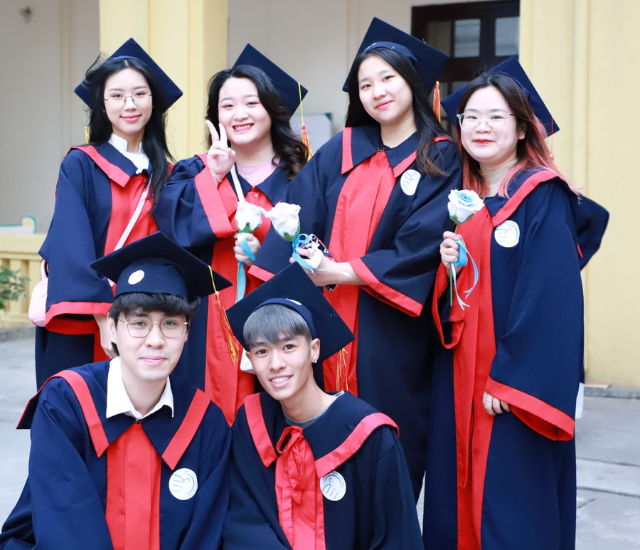 Lưu lại kỷ niệm.