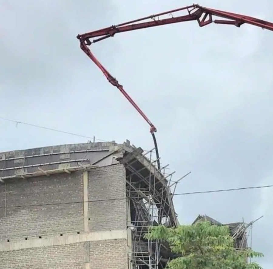 Sau khi công nhân hoàn thành công việc thì xảy ra sự cố. Sau khi công nhân hoàn thành công việc thì xảy ra sự cố.