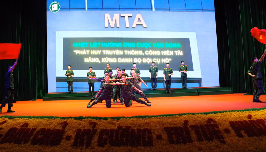 Các ca khúc cách mạng được thể hiện bằng sự nhiệt huyết của tuổi trẻ.