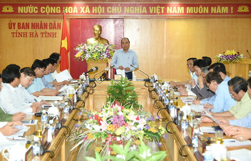 Thủ tướng Nguyễn Xuân Phúc làm việc với FHS tại trụ sở UBND tỉnh Hà Tĩnh.
