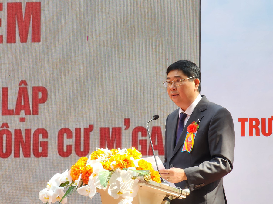 Ông Phạm Đăng Khoa, Giám đốc Sở GD&ĐT phát biểu tại buổi lễ. (Ảnh: TT)