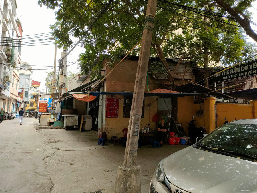 Chính quyền địa phương cho biết sẽ làm việc với các bên liên quan đến xác định lại nguồn gốc đất và sớm đưa ra phương án xử lý. Chính quyền địa phương cho biết sẽ làm việc với các bên liên quan đến xác định lại nguồn gốc đất và sớm đưa ra phương án xử lý.