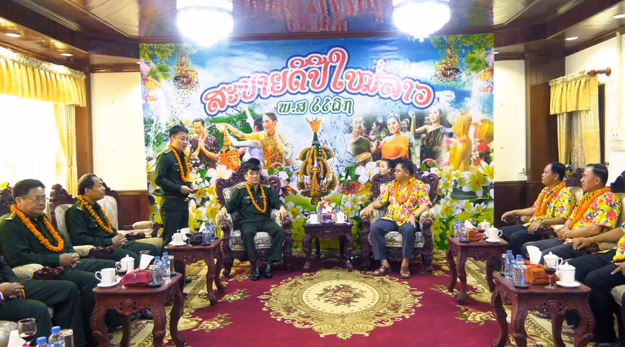 BĐBP Quảng Bình chúc tết BCH Quân sự tỉnh Sạ Vẳn Nạ Khệt (Lào).