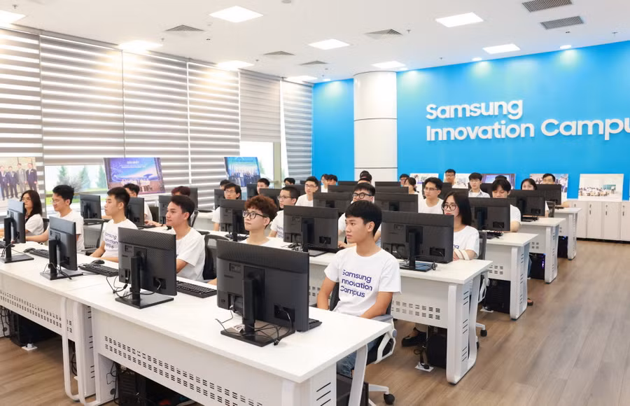Một lớp học trong Chương trình Phát triển nhân tài công nghệ tại Trung tâm Đổi mới Sáng tạo Quốc gia (Hòa Lạc, Hà Nội).