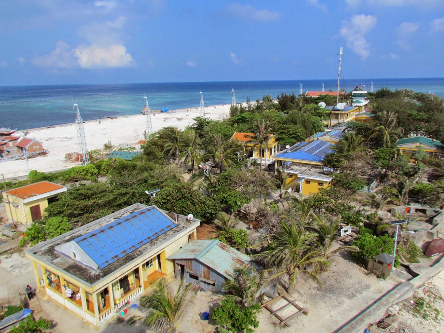 Một góc đảo Sơn Ca. Một góc đảo Sơn Ca.